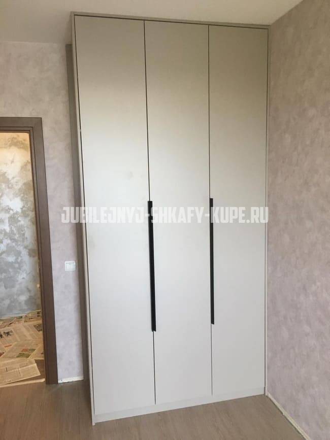 Распашные шкафы Юбилейный