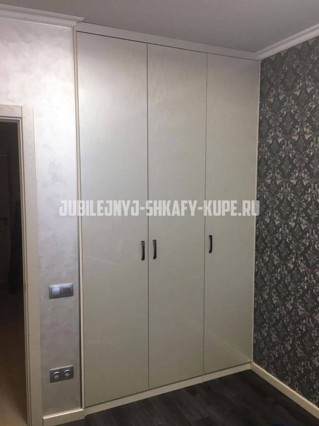 Распашные шкафы Юбилейный